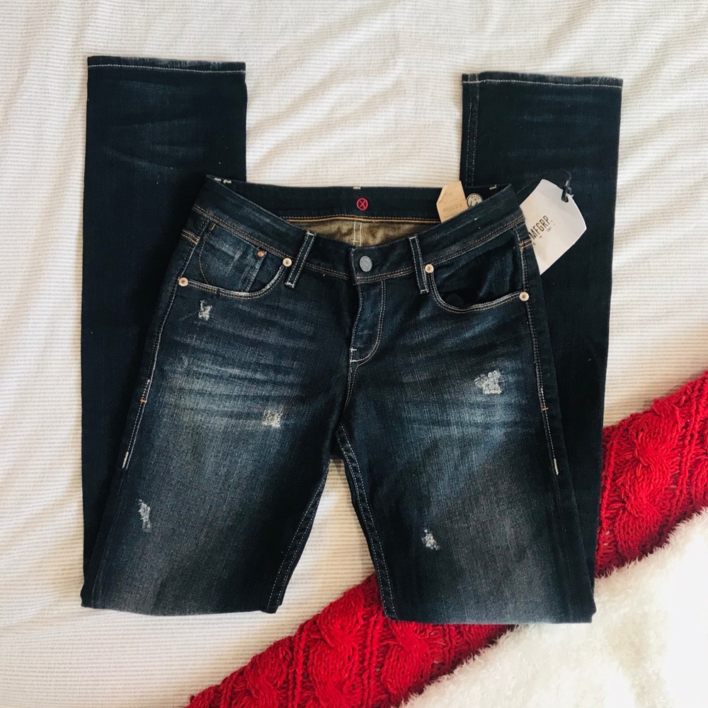 Sinclare jeans.
